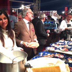 degustation de produits italiens avec italyfood montecarlo preparations assiettes salon gastronomie monte carlo 2015