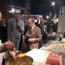 happy hour et sabayon italien panettone chef massimo guzzone preparation siphon creme cafe avec italyfood montecarlo salon gastronomie monte carlo 2015